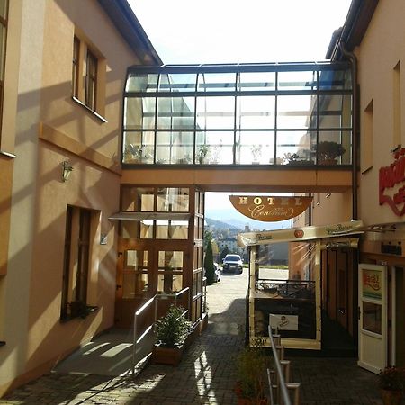 Parkhotel Centrum Spišská Nová Ves Bagian luar foto
