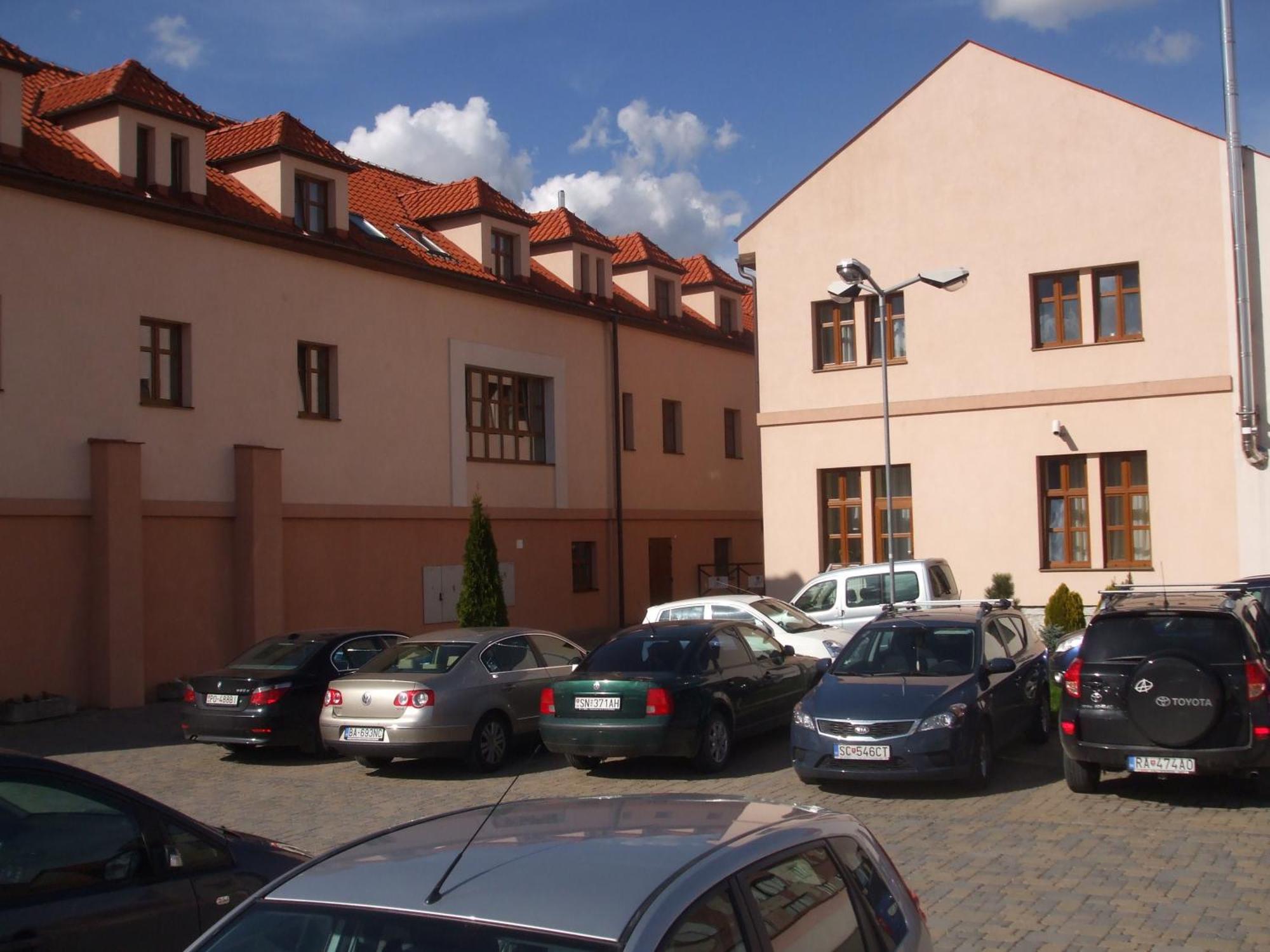 Parkhotel Centrum Spišská Nová Ves Bagian luar foto